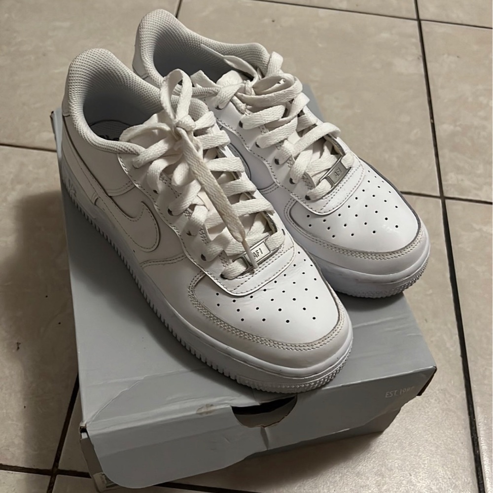 Nike Air Force 1 GS size 4.5/ 6 women’s with box